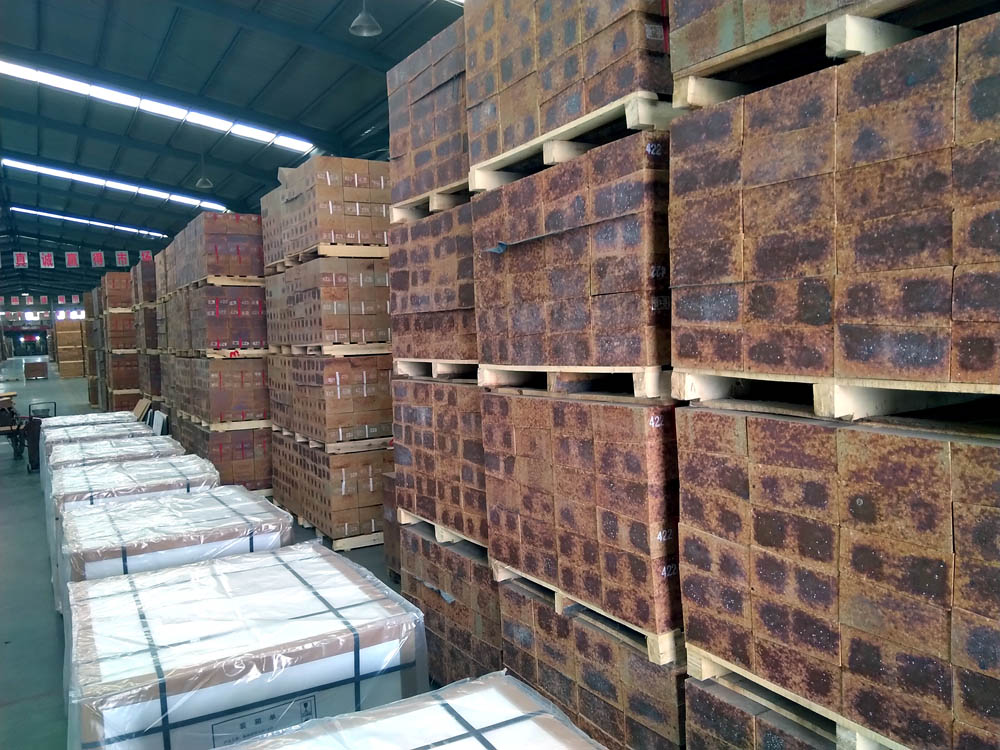 silica mullite brick in stock.jpg